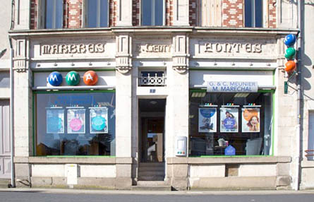 Vue extérieure de l'agence d'assurances MMA d'Argenton-sur-Creuse